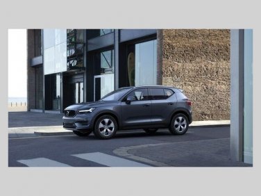 Volvo XC40 - B4 2.0L 197 HP MOMENTUM PRO AT