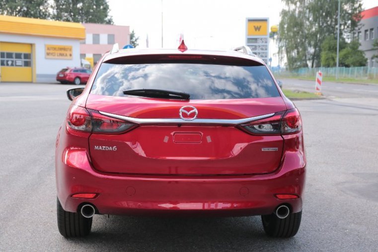 Mazda 6, 2,5 Skyactiv-G 194k, barva červená