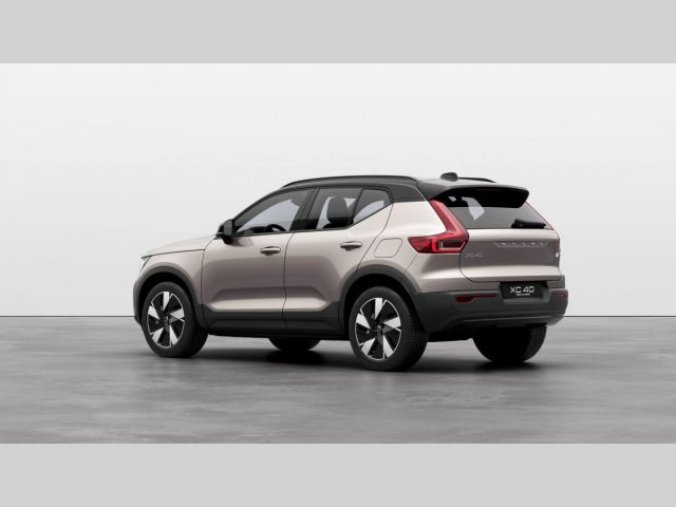 Volvo XC40, BEV AWD RECHARGE PLUS, barva stříbrná