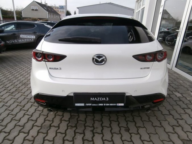 Mazda 3, Skyactiv GT 180, barva bílá