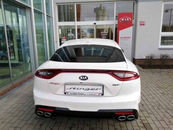 Kia Stinger, 3,3 V6 T-GDI 4x4 8AT GT, barva bílá