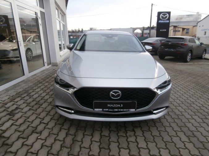 Mazda 3, Skyactiv GT 180, barva stříbrná