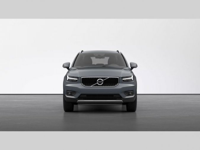 Volvo XC40, B4 2.0L 199 HP MOMENTUM PRO AT, barva šedá