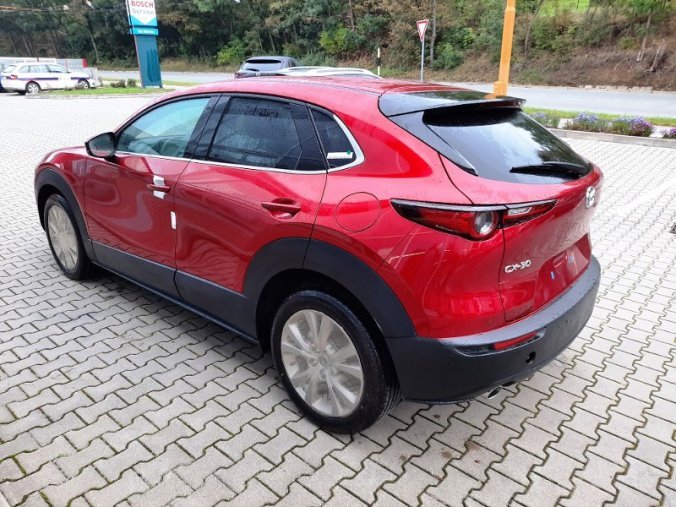 Mazda CX-30, SKYACTIV-G, barva červená