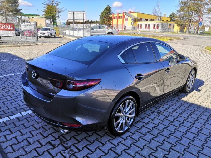 Mazda 3, 2,0 Sky-X 132kW/180k, barva šedá