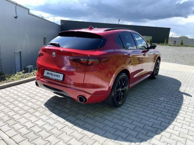 Alfa Romeo Stelvio, 2.0 Turbo 280k Q4 VELOCE, barva červená