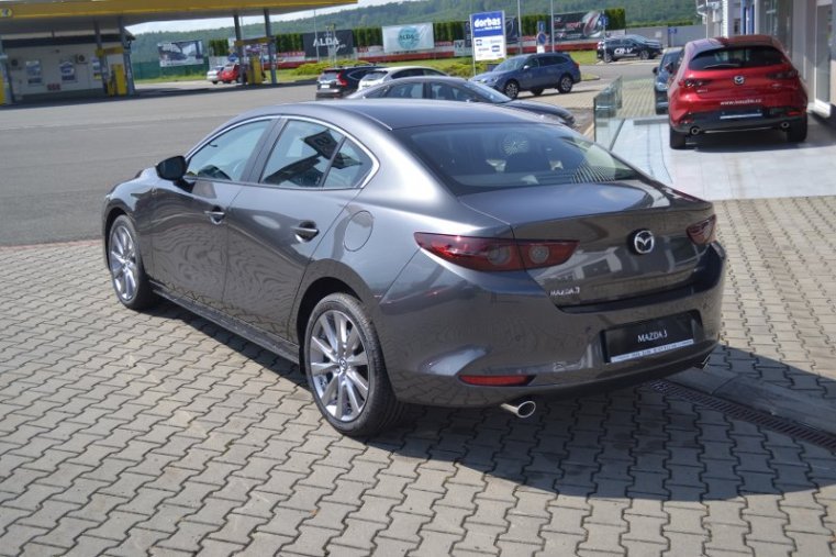 Mazda 3, Skyactiv G122, barva šedá