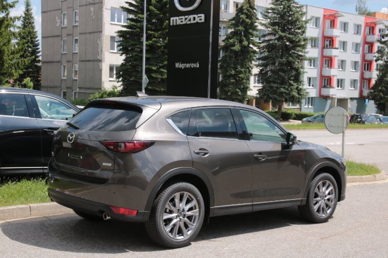 Mazda CX-5, 2,5 Skyactiv-G 194k, barva šedá