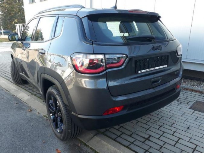 Jeep Compass, 1.3 150 PS NIGHT EAGLE automat, barva šedá