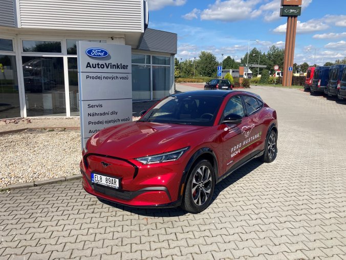 Ford Mustang, MACH-E AWD, 5dveřová, 98,7 kWh prodloužený dojezd 258 kW/351 k, automatická, 4WD, barva červená