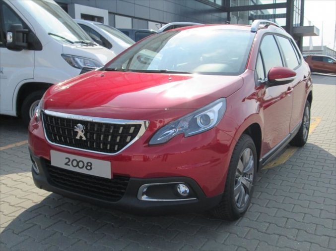 Peugeot 2008, 1.2 110k Active S&S MAN6, barva červená