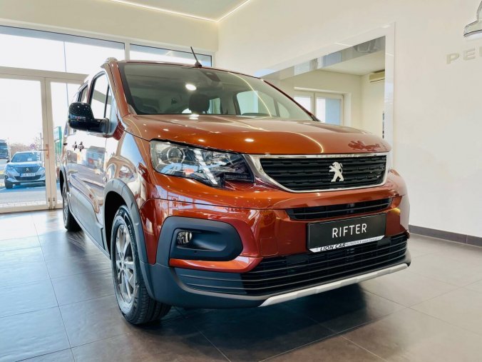 Peugeot Rifter, e-ALLURE PACK Elektromobil 136 k, barva hnědá