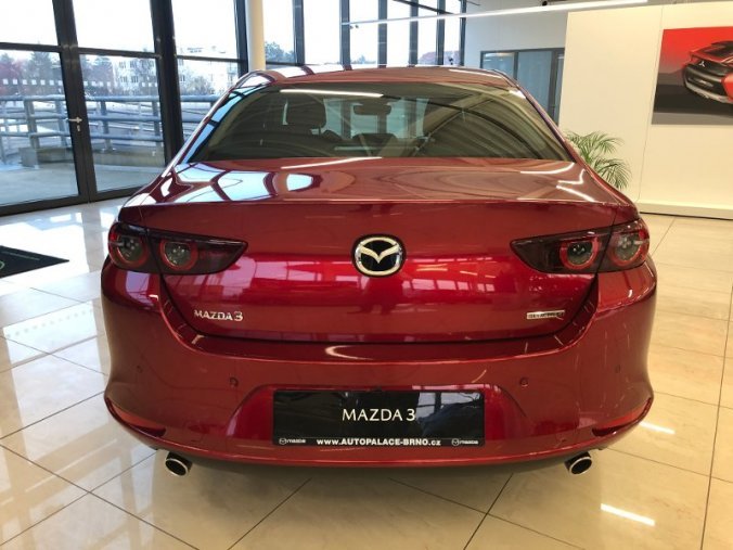 Mazda 3, Skyactiv-G 122k, barva červená