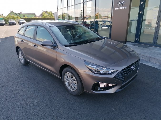 Hyundai i30, 1,5i CVVT 81 kW (95 NAT) 6 st. man, barva bronzová