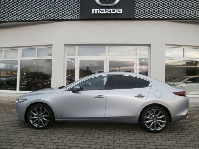 Mazda 3, Skyactiv GT 180, barva stříbrná