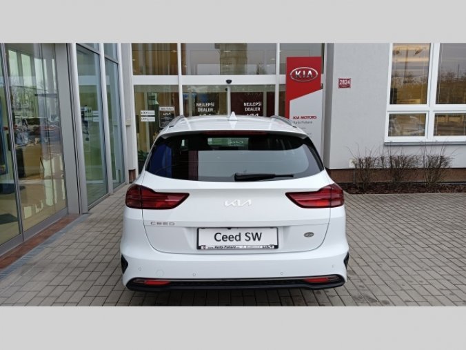 Kia Ceed, SW 1,5T-GDI SPIN, barva bílá