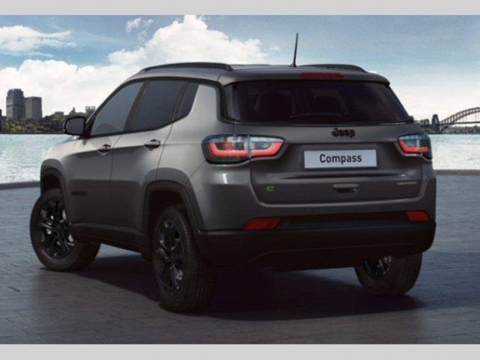 Jeep Compass, Night Eagle 1.5 e-Hybrid 130k, barva šedá