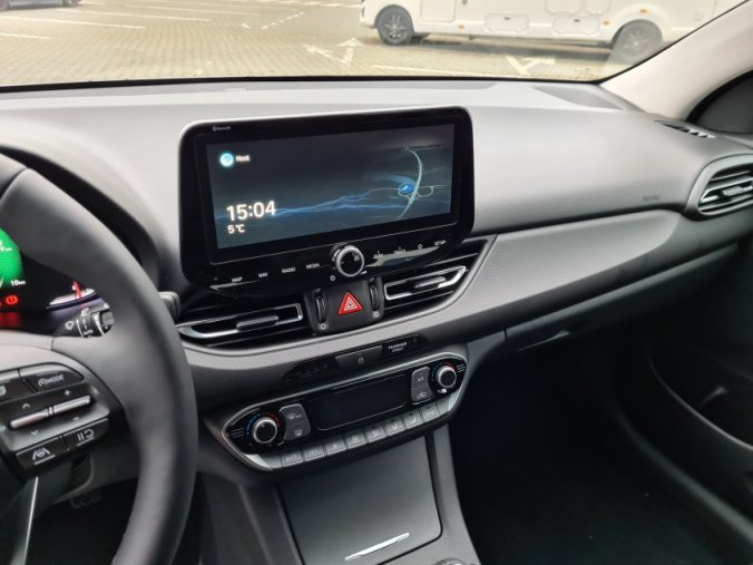 Hyundai i30, 1,5 T-GDI 117 kW DCT MHEV, barva šedá