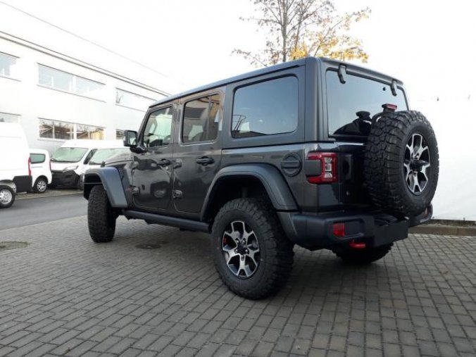 Jeep Wrangler, 2,0T 270 PS Rubicon Unlimited, barva šedá