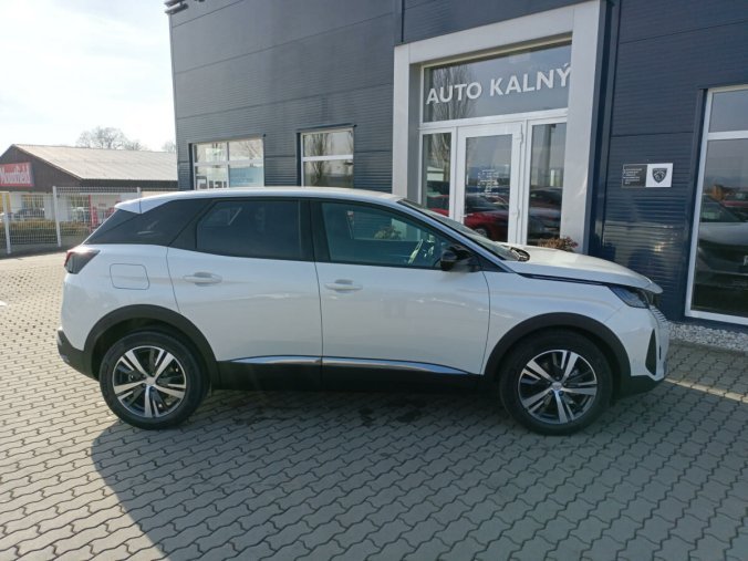 Peugeot 3008, Peugeot 3008 1,5 Allure Pack1.5 BHDi 130k EAT8, barva bílá