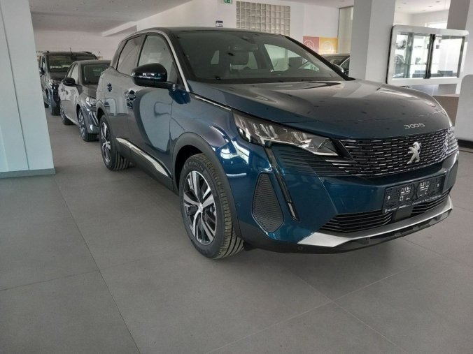 Peugeot 3008, Peugeot 3008 Allure Pack BlueHDI 130 S&, barva modrá