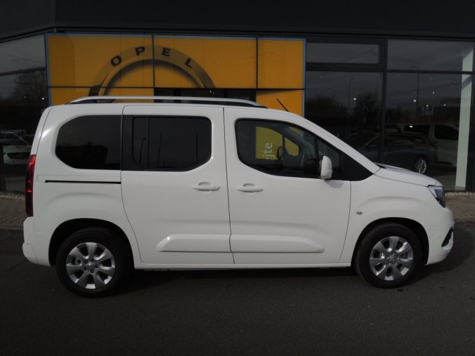 Opel Combo, INNOVATION L1H1 1.2T 130k AT8, barva bílá