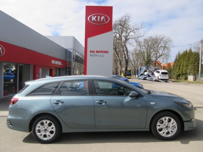 Kia Ceed, 1,5 T-GDi GPF 7DCT SPIN, barva šedá