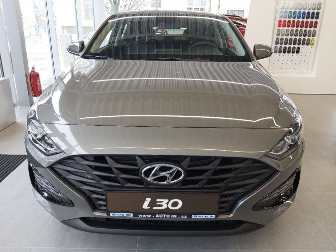 Hyundai i30, sedan, Nová fastback Family Comfort 1,0 T-GDI 88 kW, barva šedá