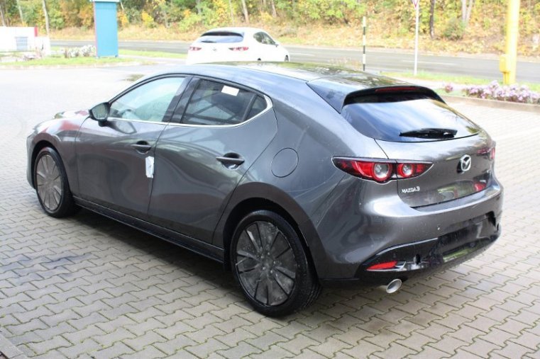 Mazda 3, SKYACTIV-G, barva šedá