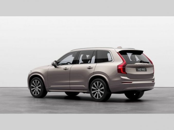 Volvo XC90, B5 2.0L 235+14 HP AT8 AWD CORE, barva stříbrná