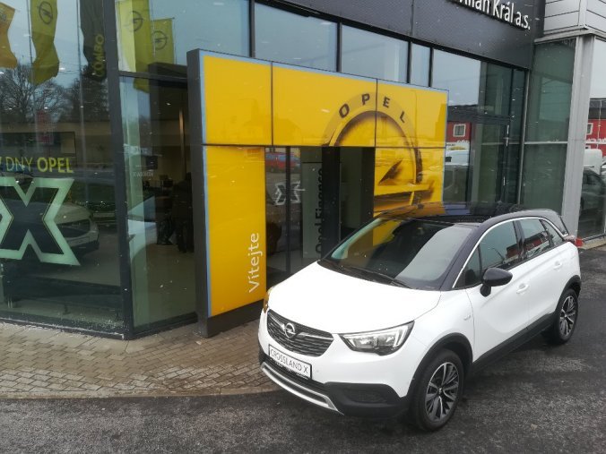 Opel Crossland X, Innovation 1.2 Turbo 81KW, barva bílá