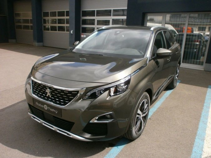 Peugeot 3008, Allure 1,2 PureTech 130 96 kW, barva šedá