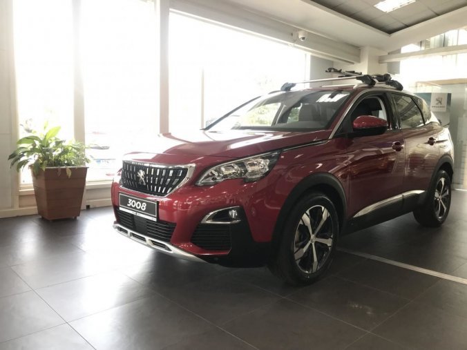 Peugeot 3008, ALLURE 1.2 PureTech 130k EAT8, barva červená