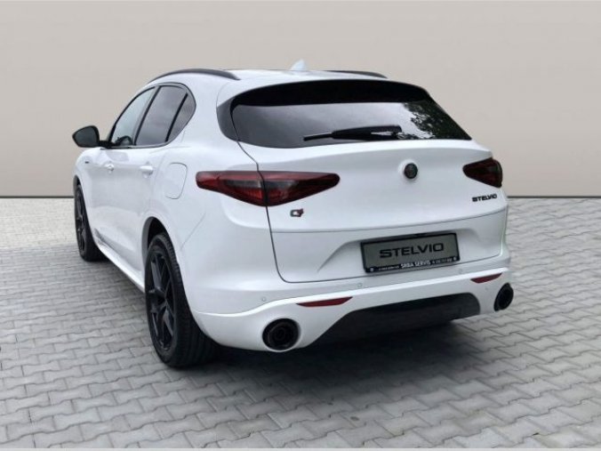 Alfa Romeo Stelvio, 2.0 Turbo 280k Q4 VELOCE, barva bílá