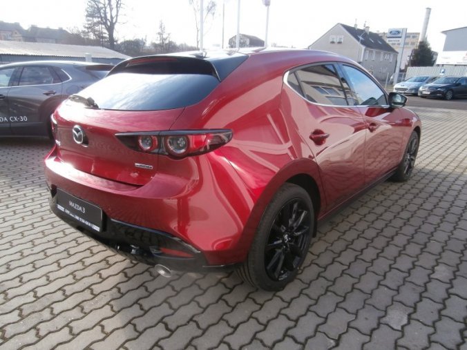 Mazda 3, Skyactiv GT 180, barva červená