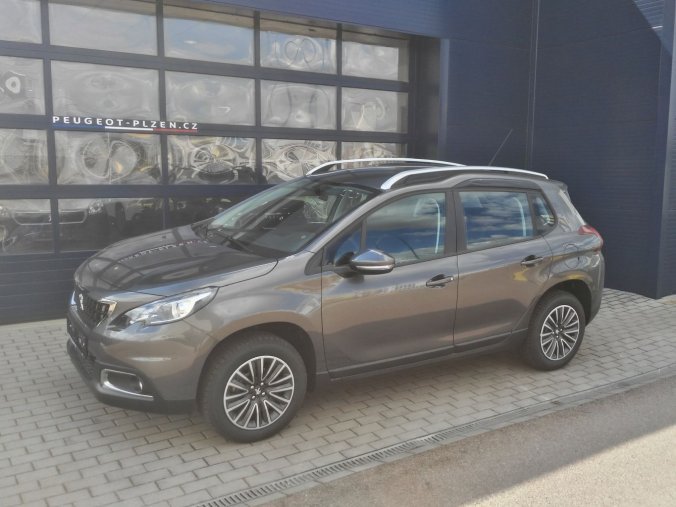 Peugeot 2008, Active 1.2 PureTech 110, barva šedá