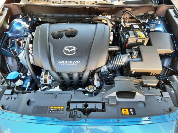 Mazda CX-3, SKYACTIV-G, barva modrá