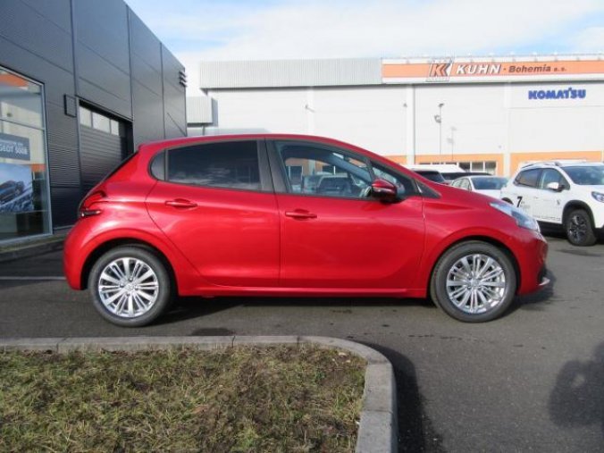 Peugeot 208, ACTIVE 1.2 PureTech 82k MAN5, barva červená