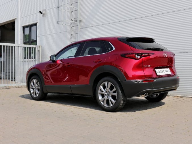 Mazda CX-30, 2,0 Skyactiv-G 90kW/122k MAN, barva červená