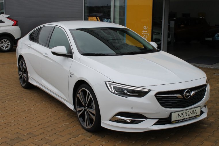 Opel Insignia, GS INNOVATION 2.0 CDTI MT6 4x4, barva bílá