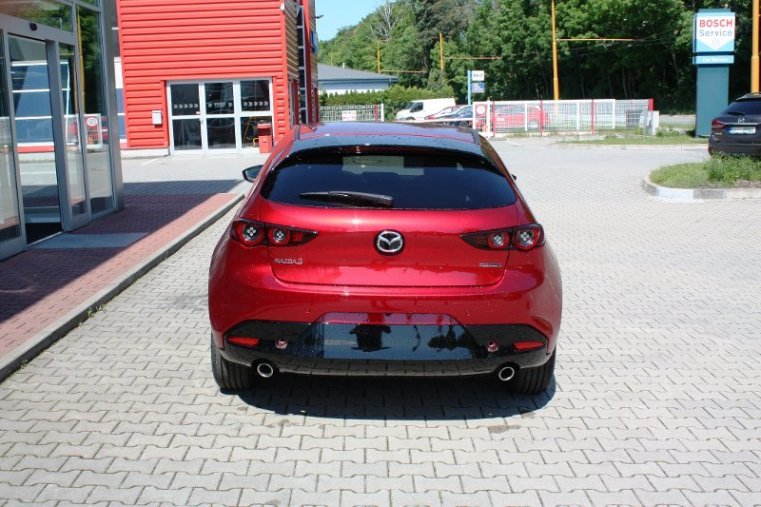 Mazda 3, SKYACTIV-G, barva červená