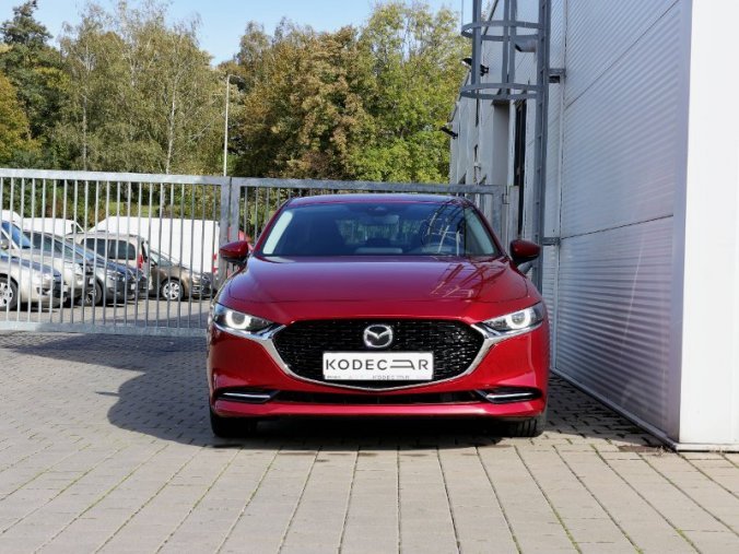 Mazda 3, 2,0 Skyactiv-X 180k/132kW MAN, barva červená