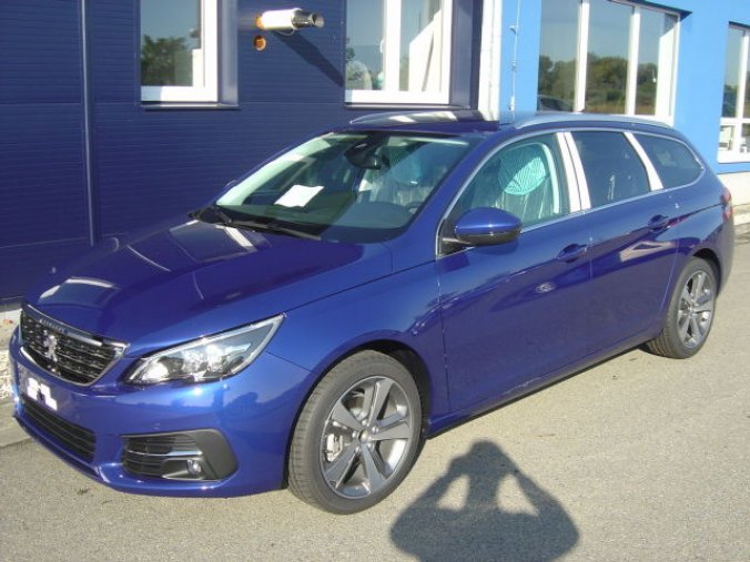 Peugeot 308, SW Active 1.2 PureTech 110 S&S MAN6, barva modrá