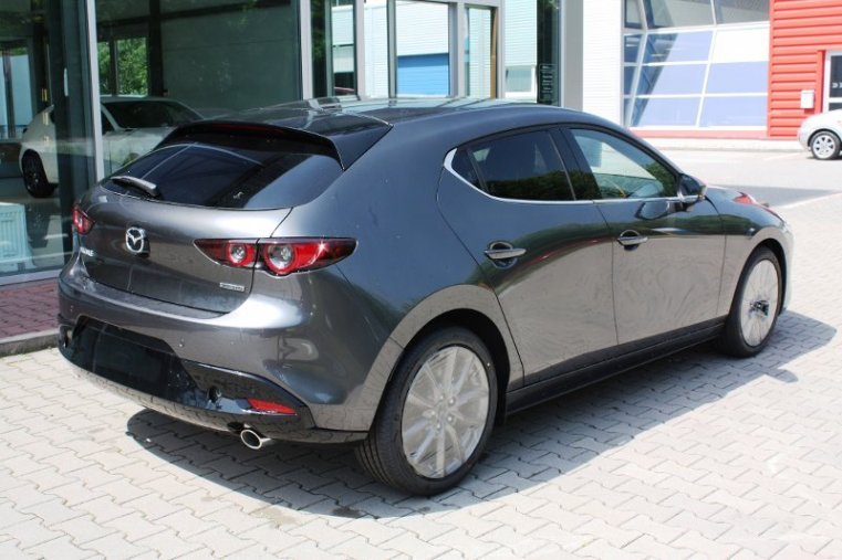 Mazda 3, SKYACTIV-G, barva šedá