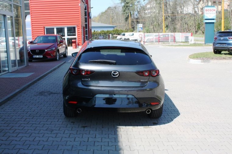 Mazda 3, SKYACTIV-G, barva šedá