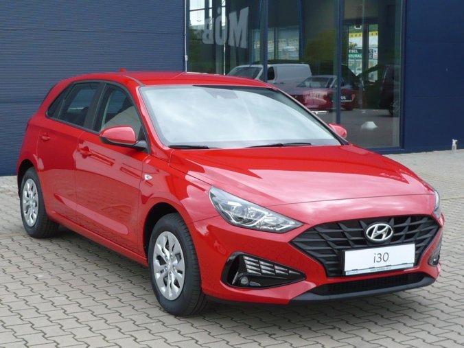 Hyundai i30, 1,5i CVVT 81 kW (95 NAT) 6 st. man, barva červená