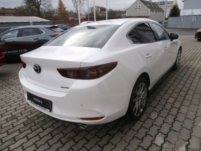 Mazda 3, Skyactiv GT 180, barva bílá