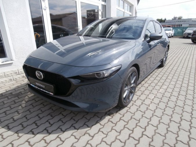 Mazda 3, Skyactiv G122, barva modrá