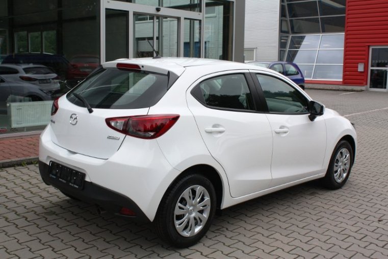 Mazda 2, SKYACTIV-G, barva bílá