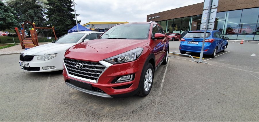 Hyundai Tucson, 1,6 CRDi 85 kW (diesel) 6 st. man, barva červená